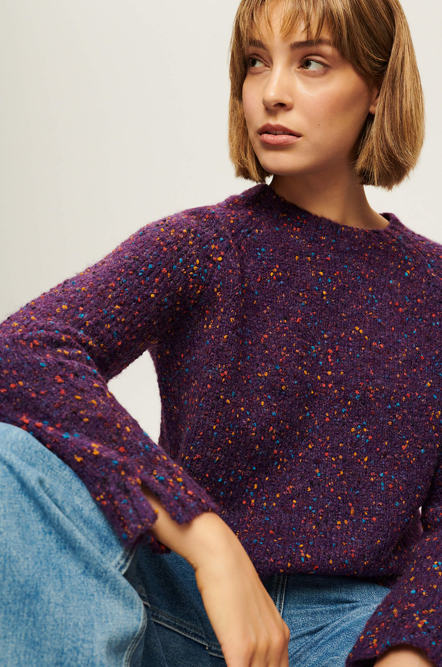 Sweter ze strukturalnej dzianiny