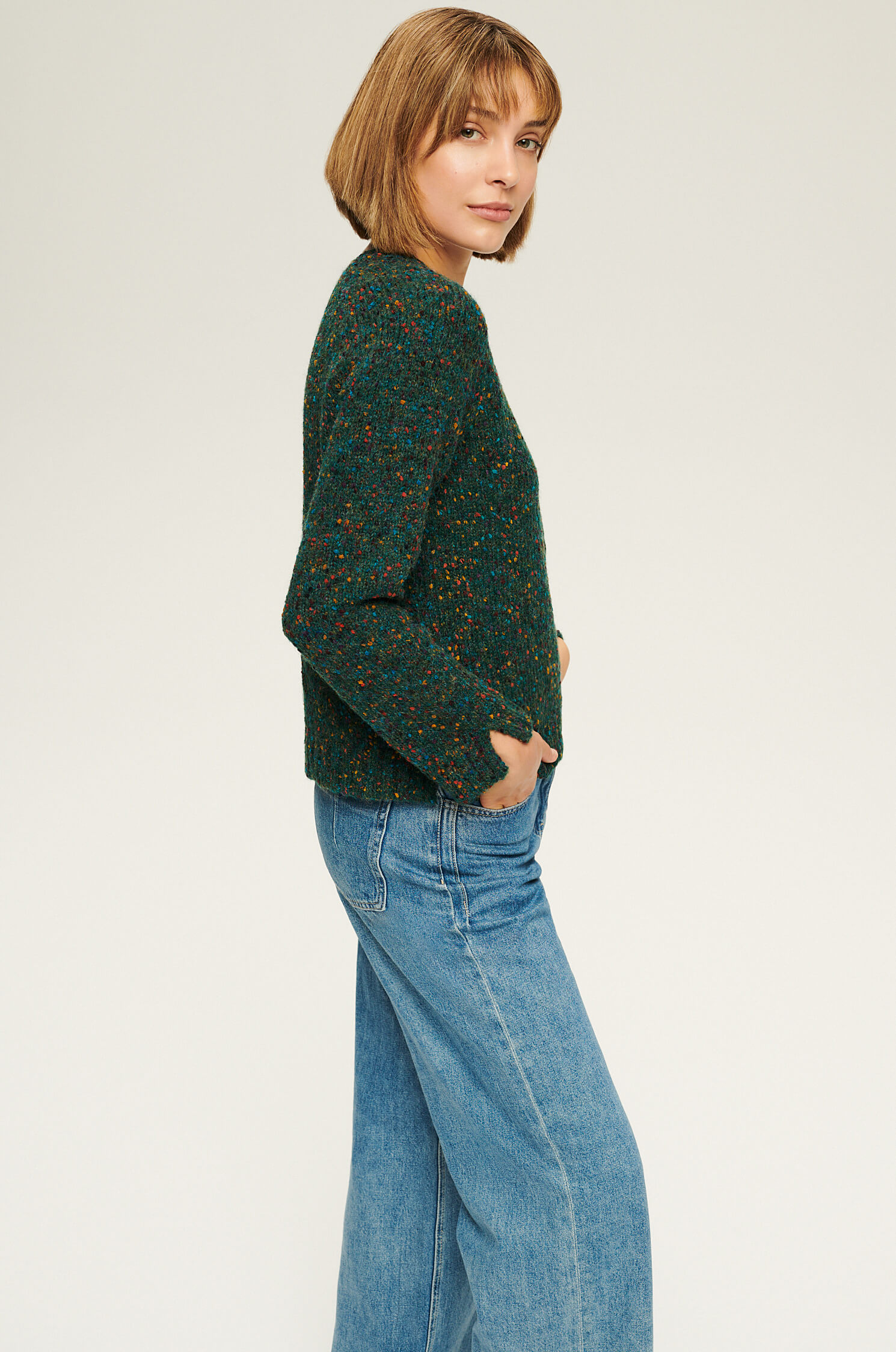 Sweter ze strukturalnej dzianiny