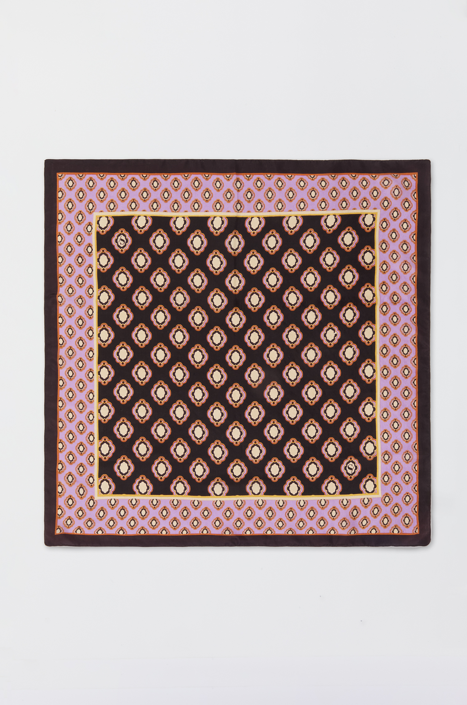 Jedwabna apaszka z geometrycznym motywem