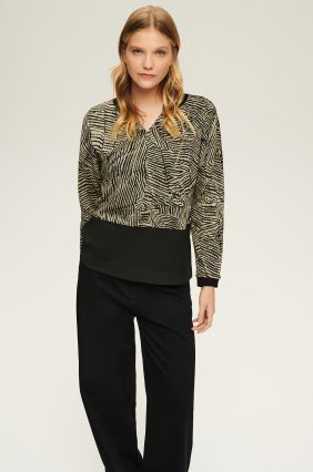 Wzorzysta bluza
