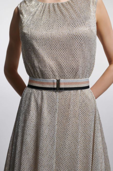 Sukienka z połyskującej tkaniny Solar Obraz 3