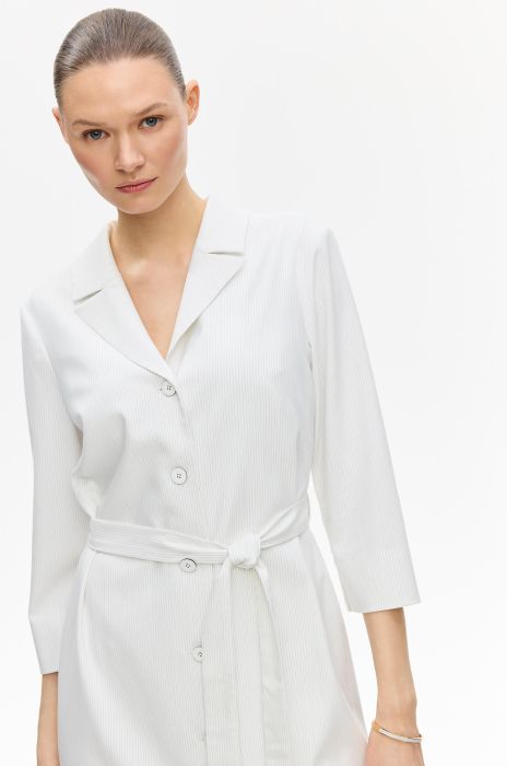 Taliowana sukienka w prążek Solar Obraz 5
