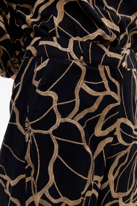 Czarne spodnie wide leg z haftem Solar Obraz 5