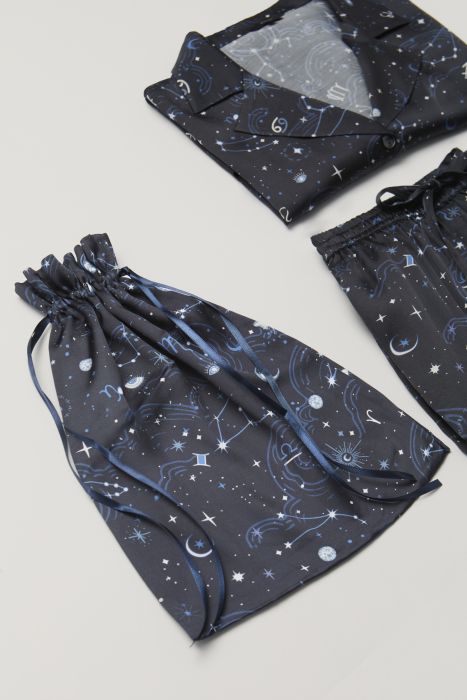 Dwuczęściowa piżama z wiskozy z autorskim printem Solar Obraz 6