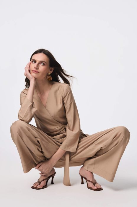 Beżowe spodnie z prostą nogawką Solar Obraz 3