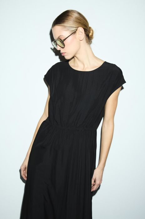 Sukienka midi ze ściągaczem w pasie Solar Obraz 2