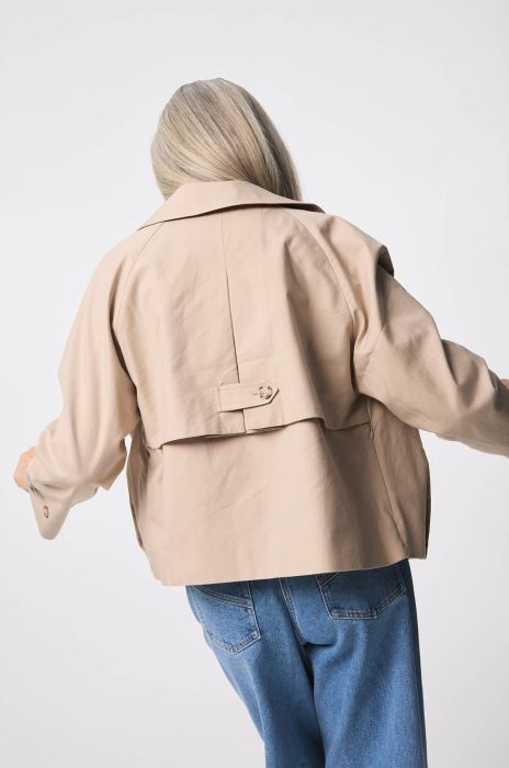 Beżowa kurtka z klapami Solar Obraz 3
