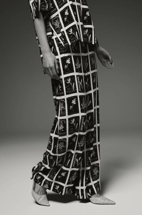 Wiskozowe spodnie z motywem znaczków Solar Obraz 3