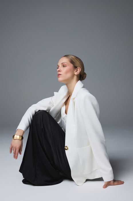 Taliowana marynarka w kolorze ecru Solar Obraz 3