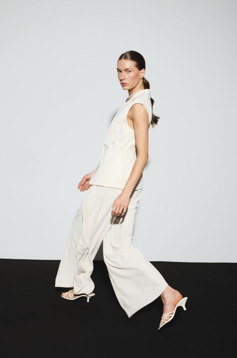 Taliowana kamizelka zapinana na guziki Solar Obraz 4