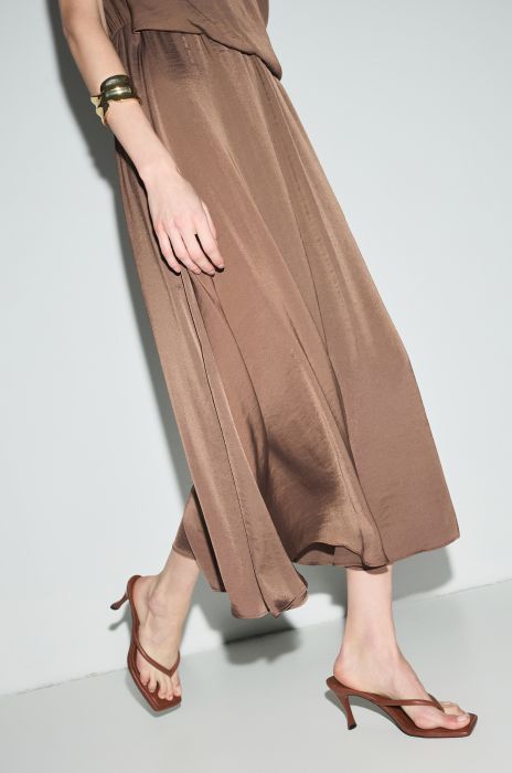 Drapowana brązowa sukienka Solar Obraz 2