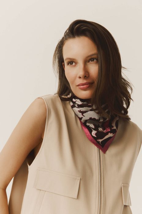 Jedwabna apaszka z printem w jamniki Solar Obraz 1