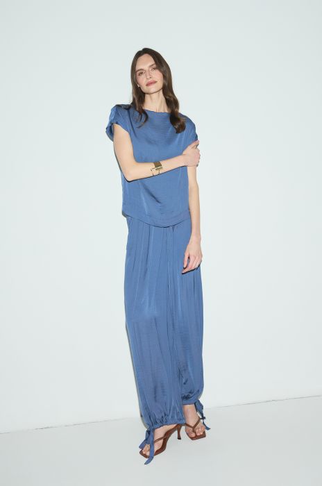 Niebieski top z satynowej tkaniny Solar Obraz 3