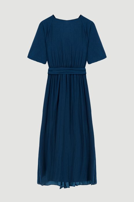 Granatowa sukienka midi z paskiem Solar Obraz 5