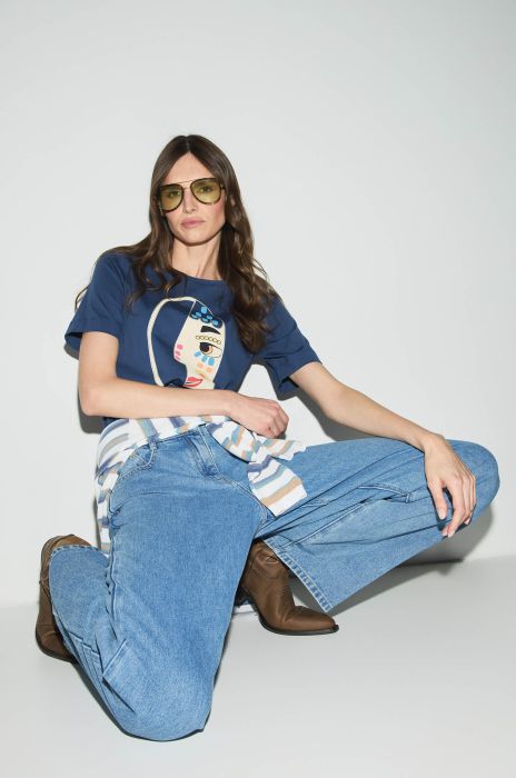 Granatowa bluzka z portretem Solar Obraz 3