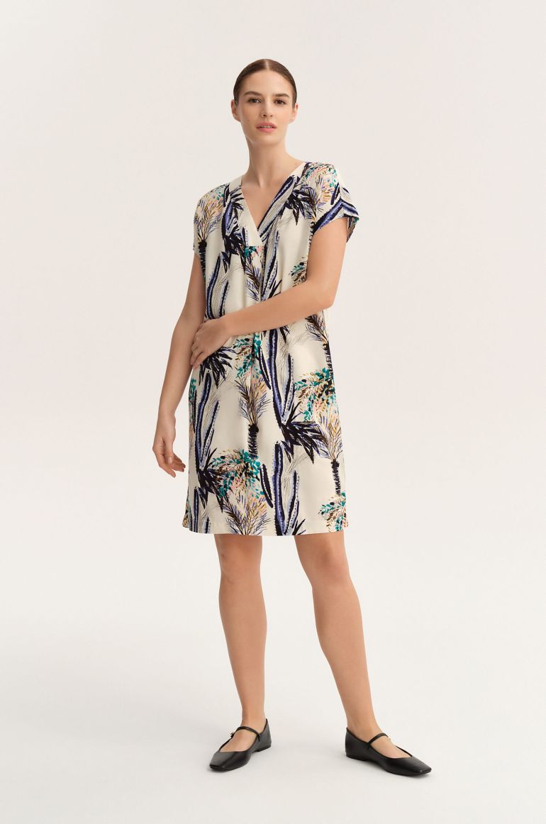 Sukienka o swobodnym fasonie z printem