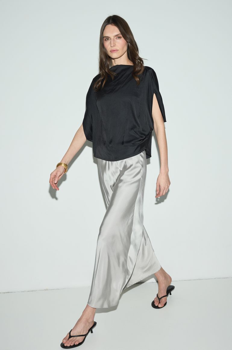 Srebrna satynowa spódnica