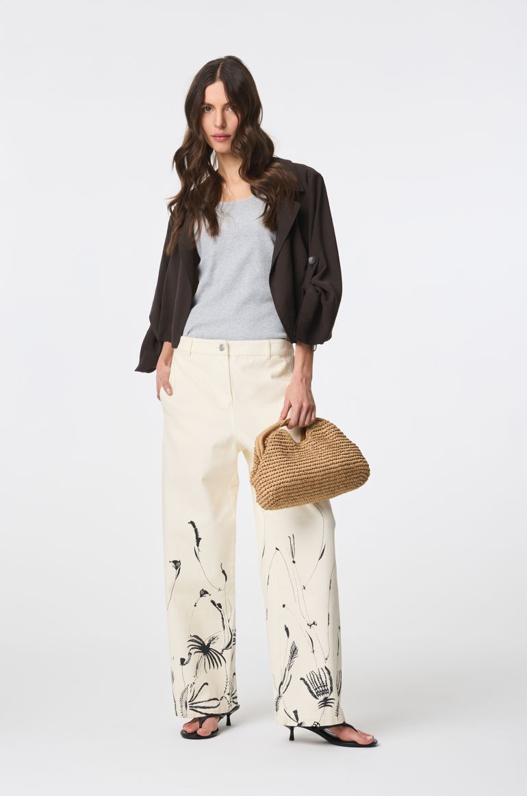 Spodnie z roślinnym wzorem