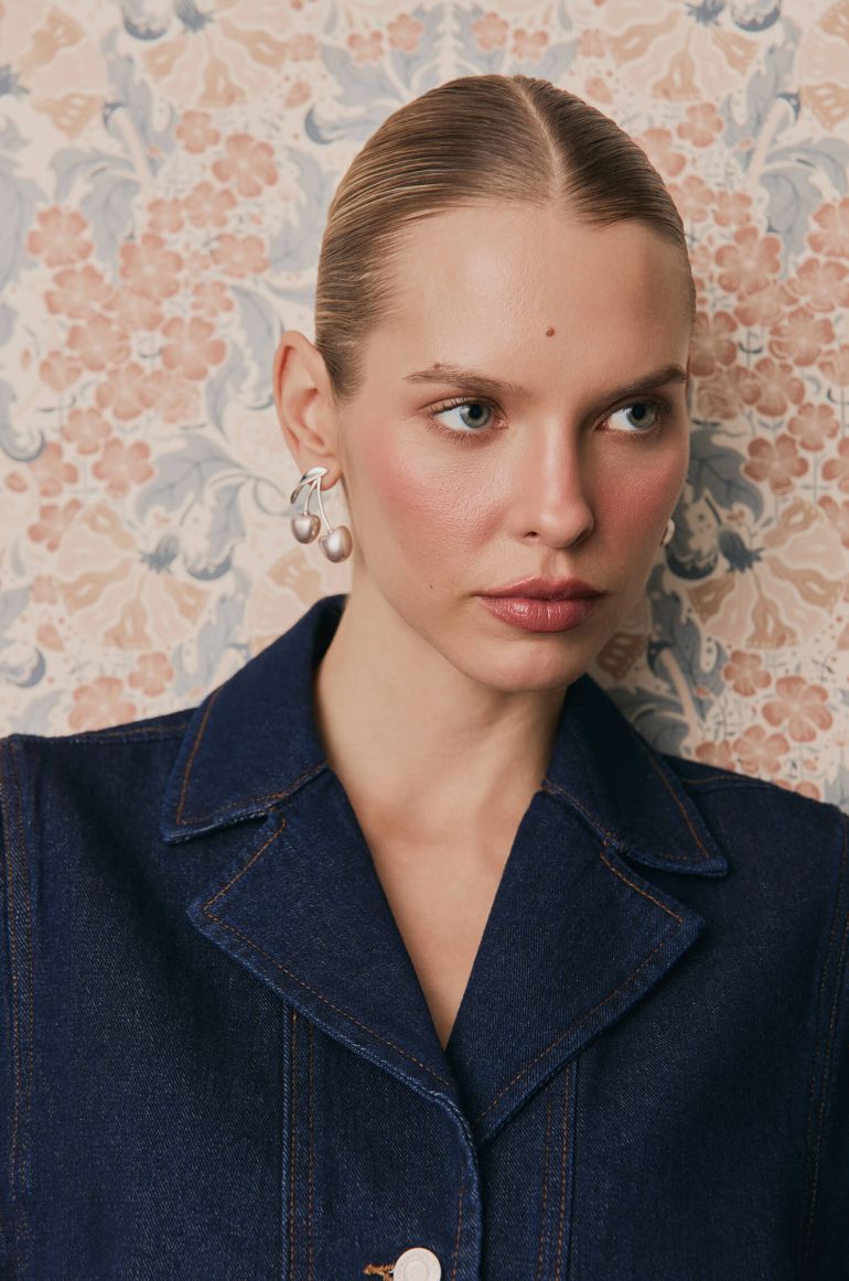 Srebrne kolczyki w kształcie wiśni