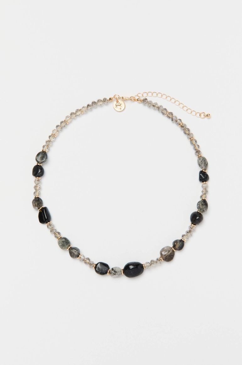 Naszyjnik w odcieniach czerni i szarości