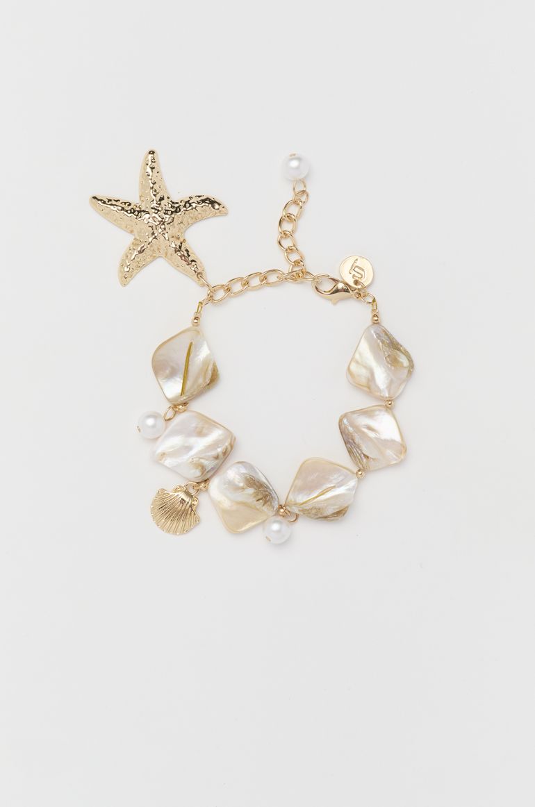 Bransoletka z muszlą i zawieszkami