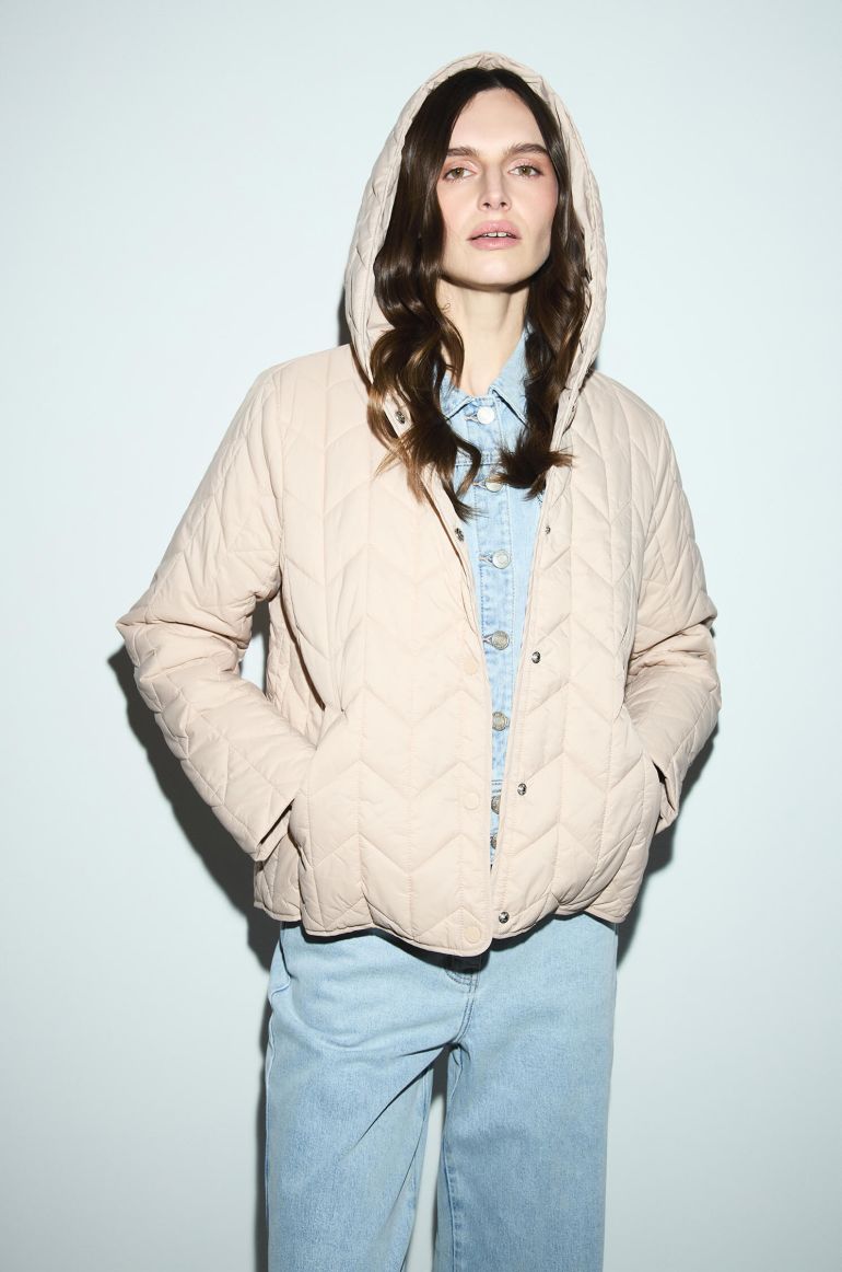 Pikowana kurtka z kapturem