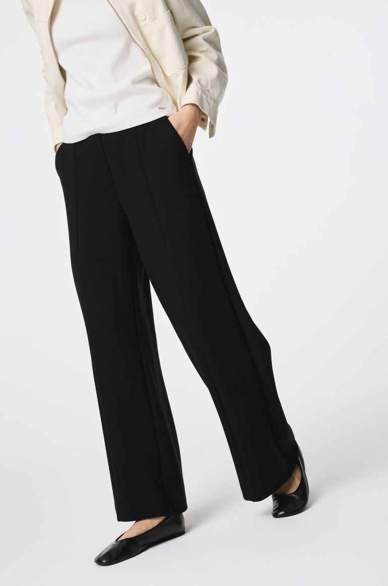 Czarne spodnie z dzianiny