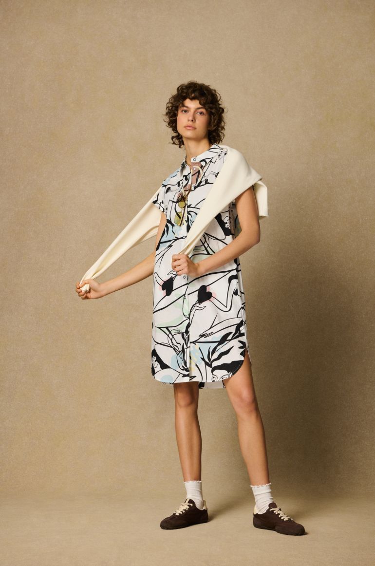 Sukienka koszulowa z printem i paskiem