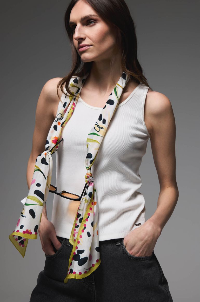 Jedwabny szal z kolorowym printem