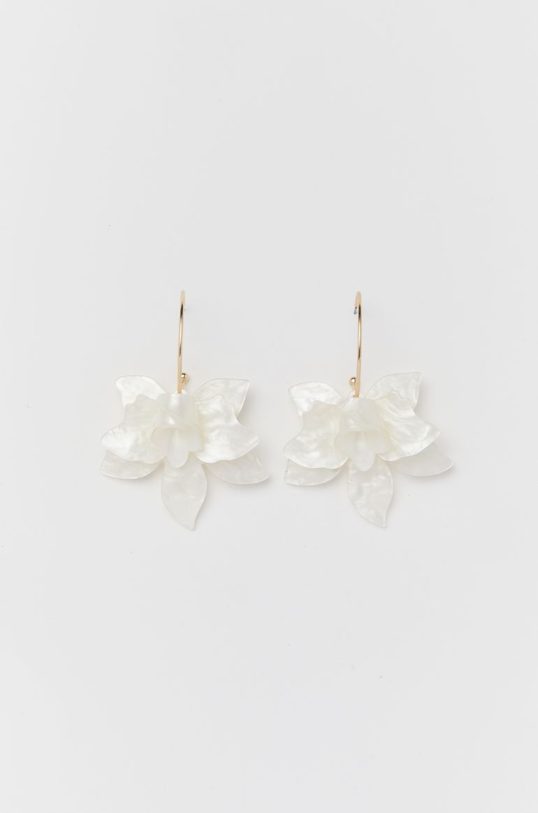 Kolczyki kwiaty na złotym kole