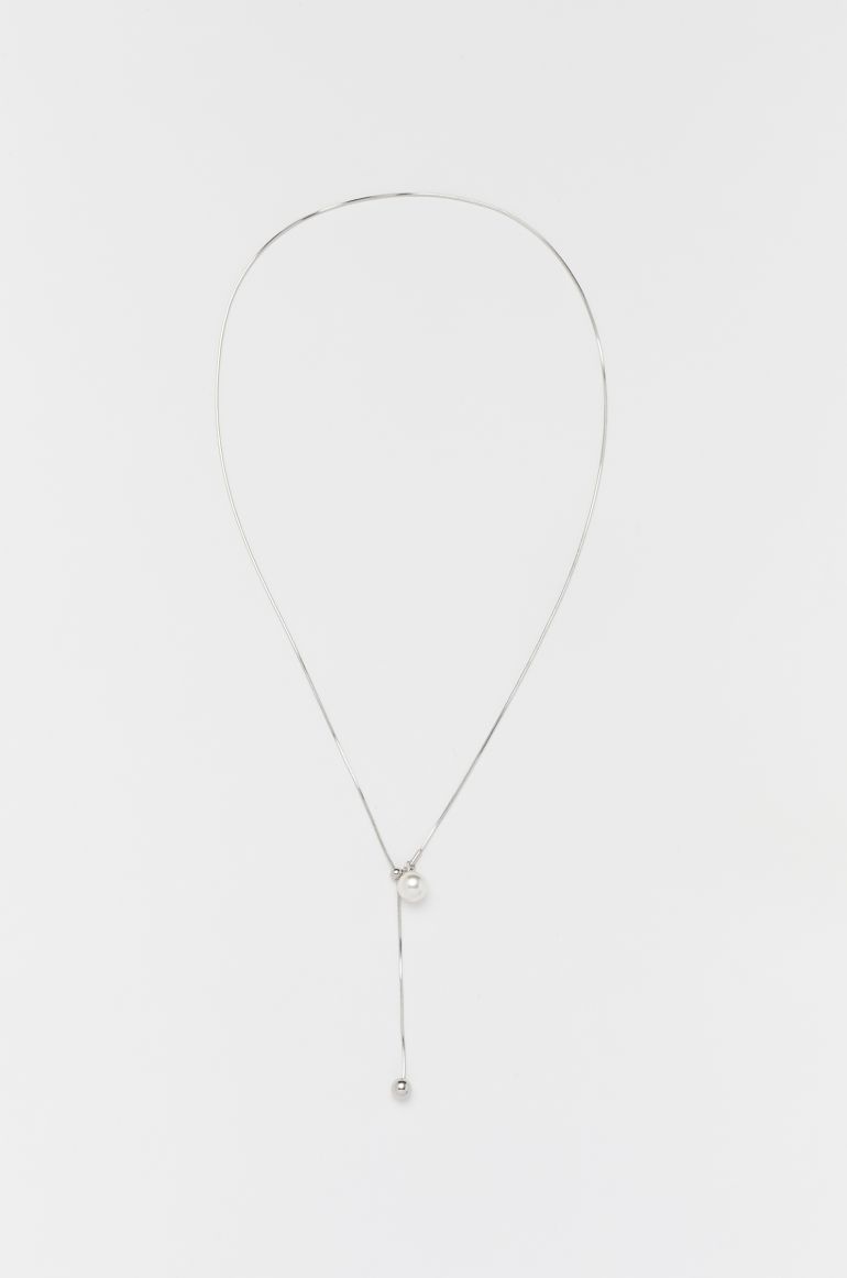 Srebrny naszyjnik z perłową zawieszką