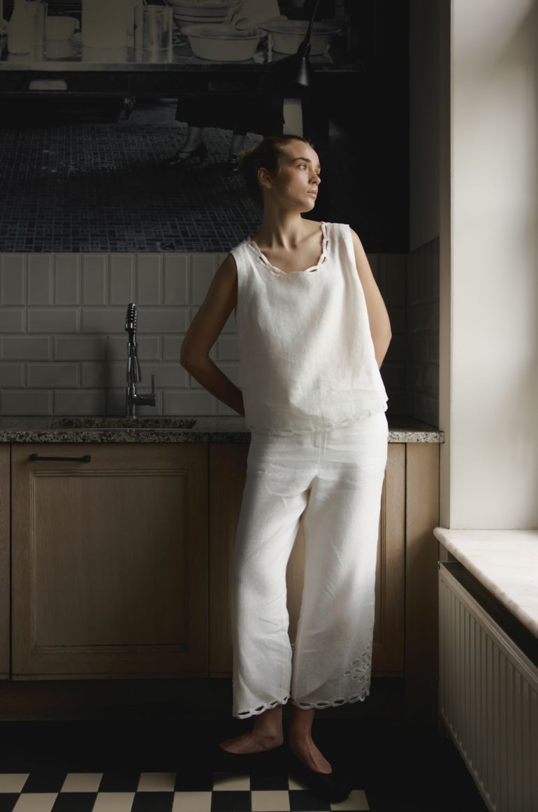 Lniane spodnie z ażurowym haftem