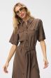 Sukienka koszulowa z wiązaniem w talii Solar Obraz 2
