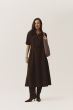 Brązowa sukienka midi Solar Obraz 3