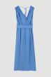 Błękitna sukienka midi z satynowej tkaniny Solar Obraz 5