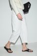 Białe spodnie ze zwężaną nogawką Solar Obraz 2