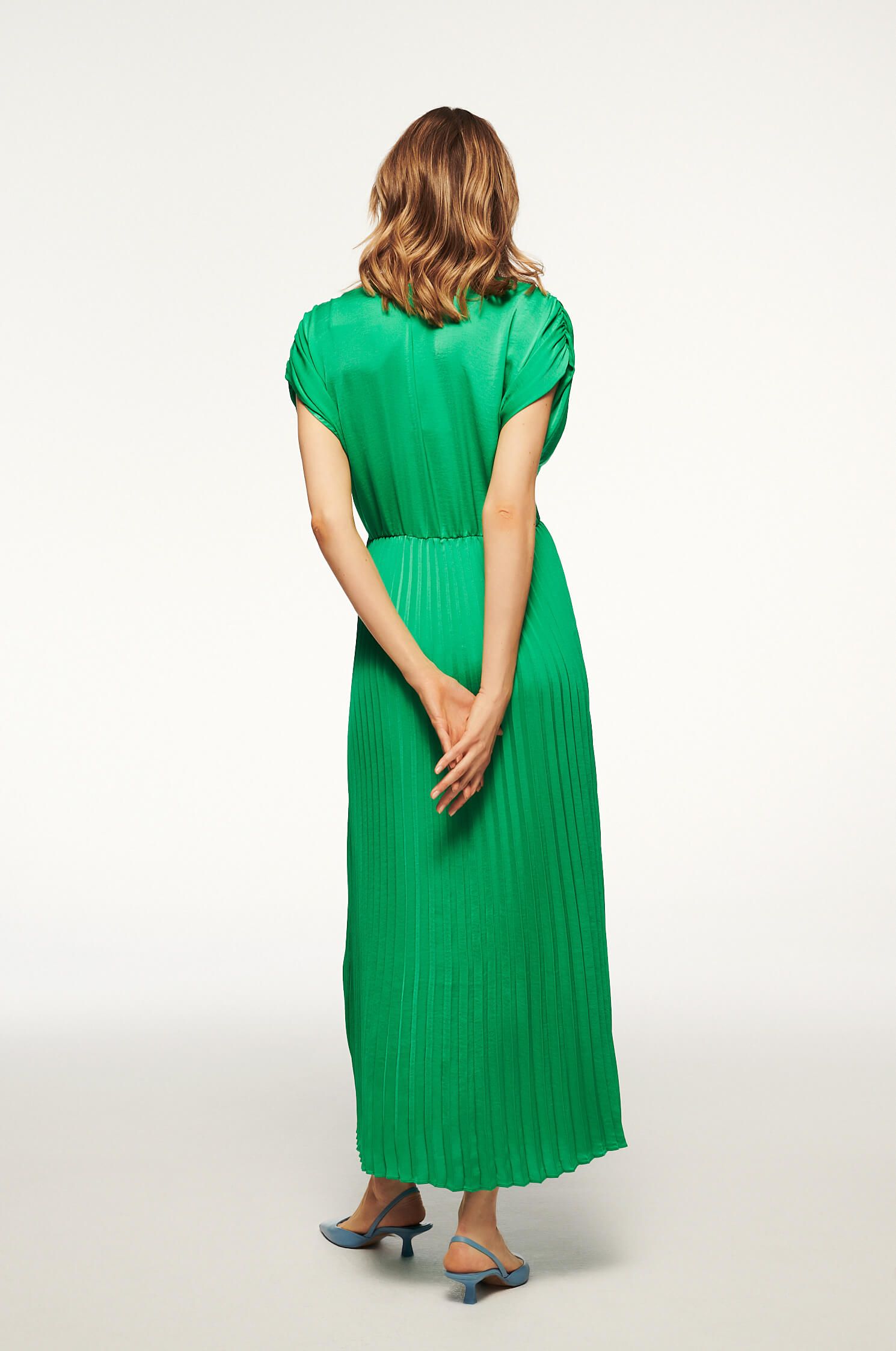 Plisowana sukienka maxi Solar Obraz 4