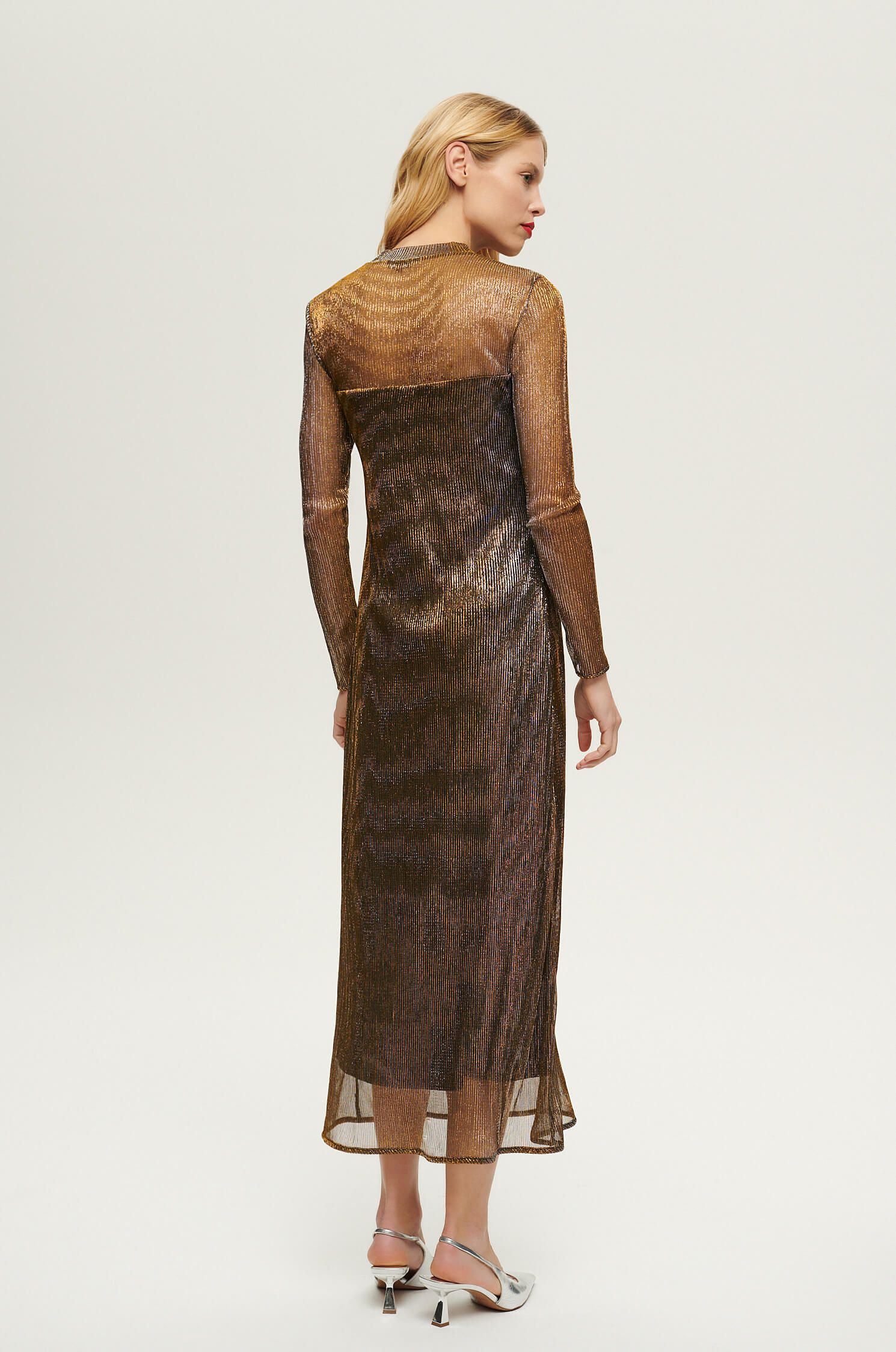 Sukienka midi z błyszczącą nitką Solar Obraz 4