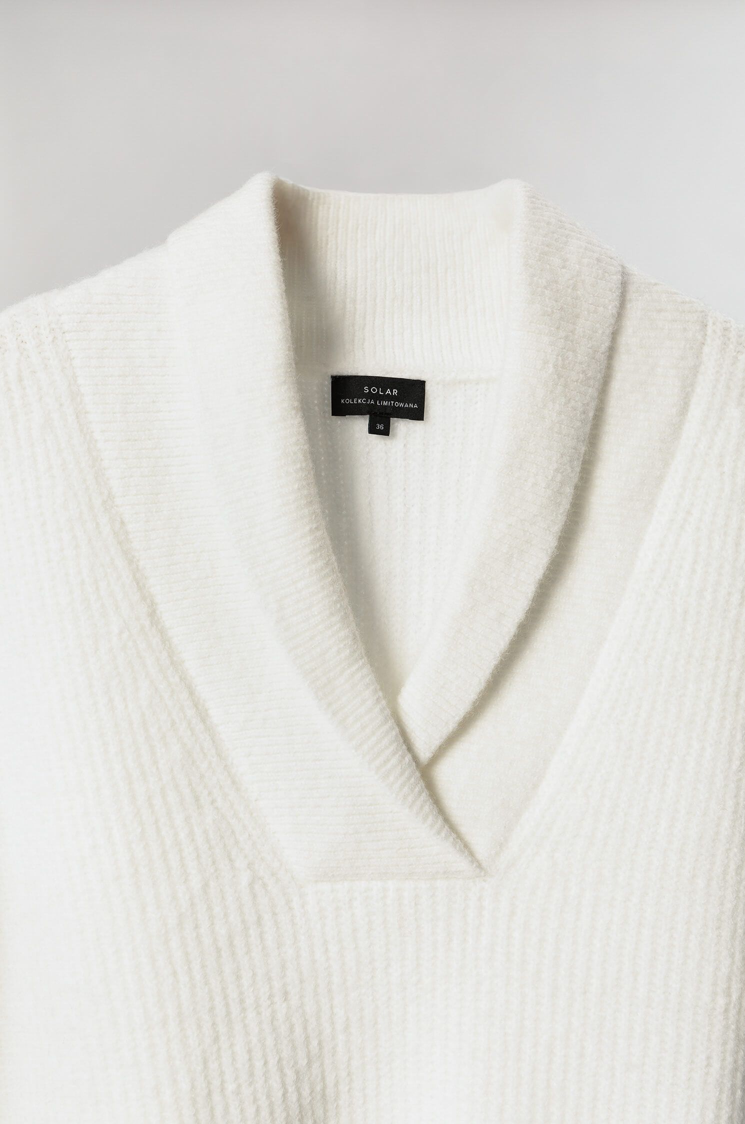 Kamizelka z dekoltem v Solar Obraz 3