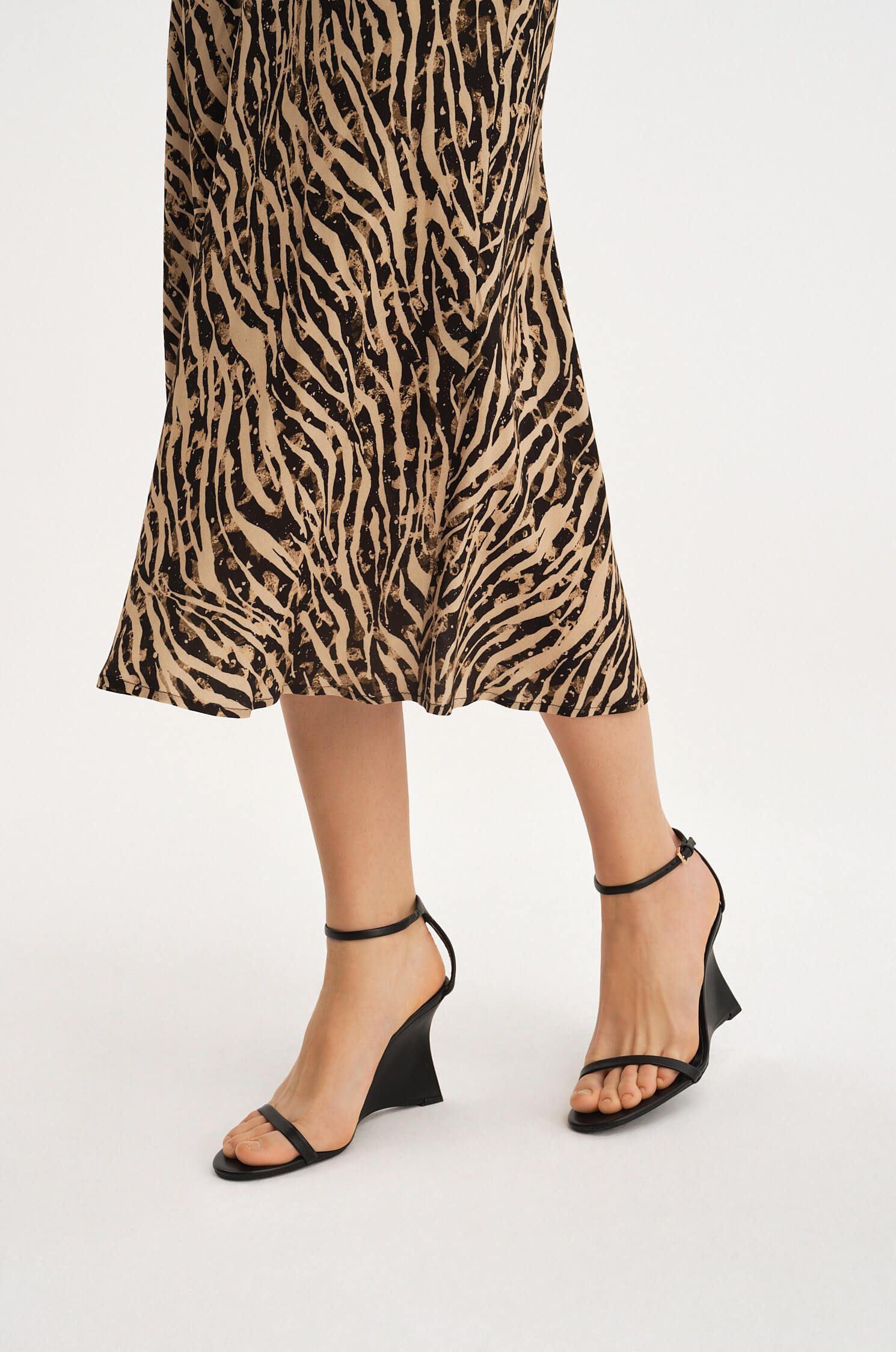 Spódnica midi ze zwierzęcym wzorem Solar Obraz 3