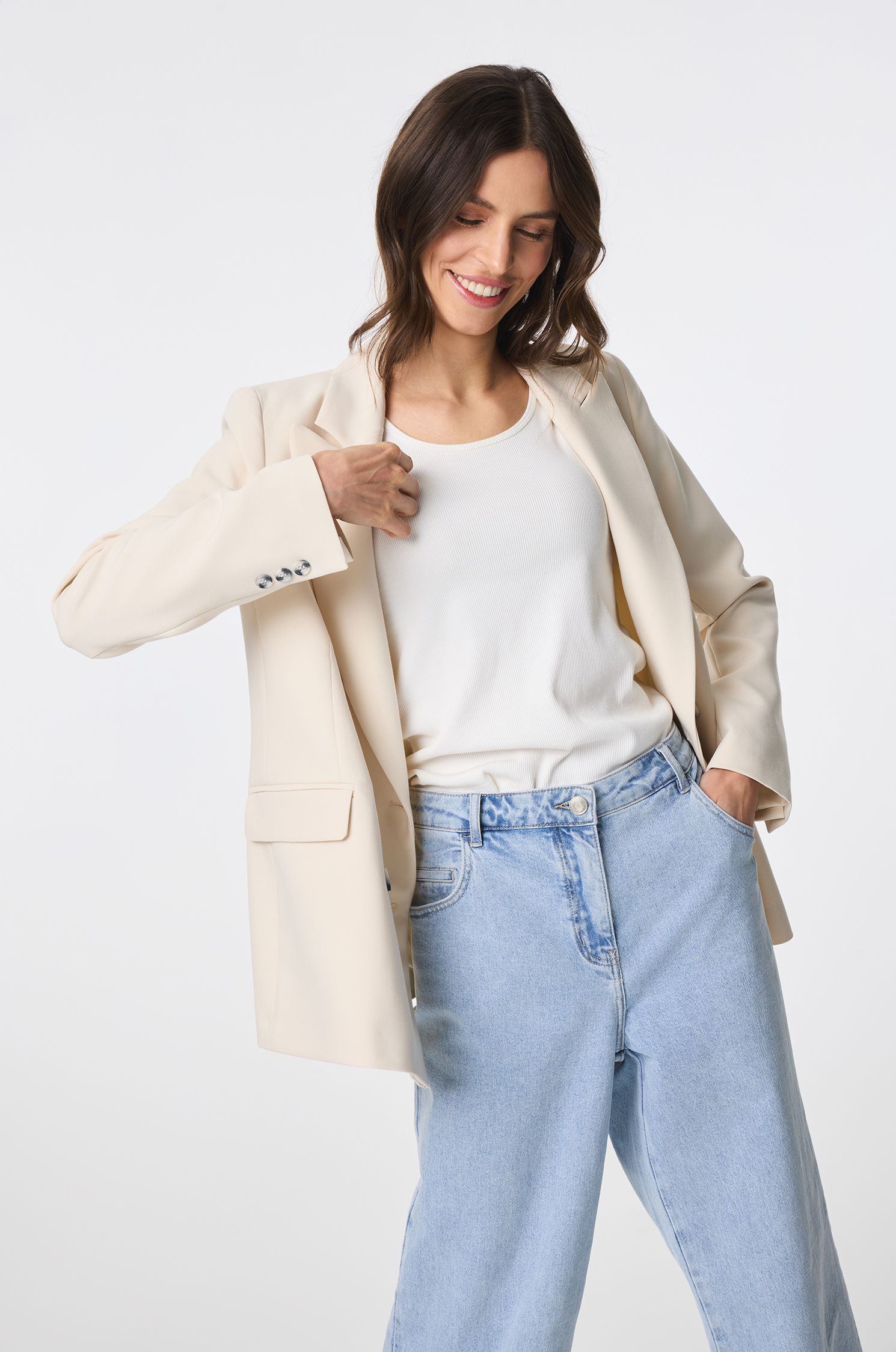 Beżowa marynarka z dwurzędowym zapięciem Solar Obraz 3