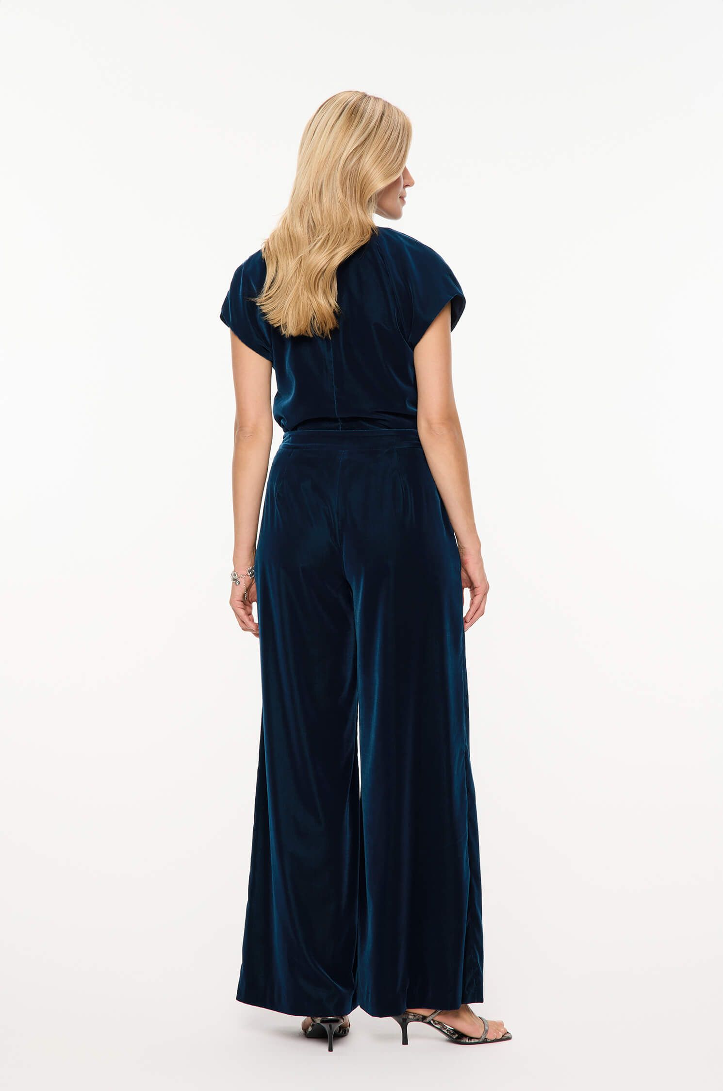 Welurowe spodnie wide leg Solar Obraz 4