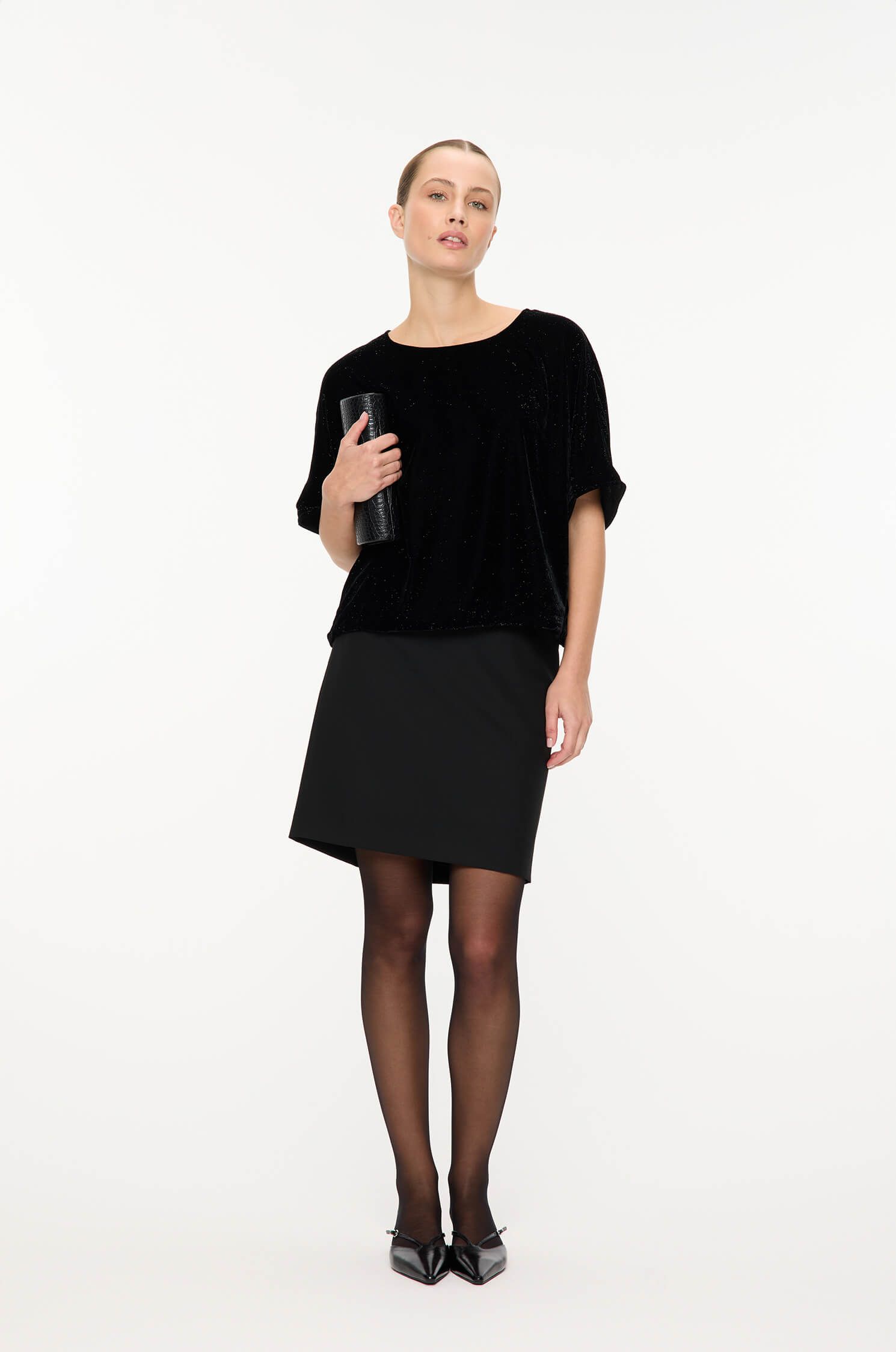 Czarna bluzka z połyskującą nitką Solar Obraz 1