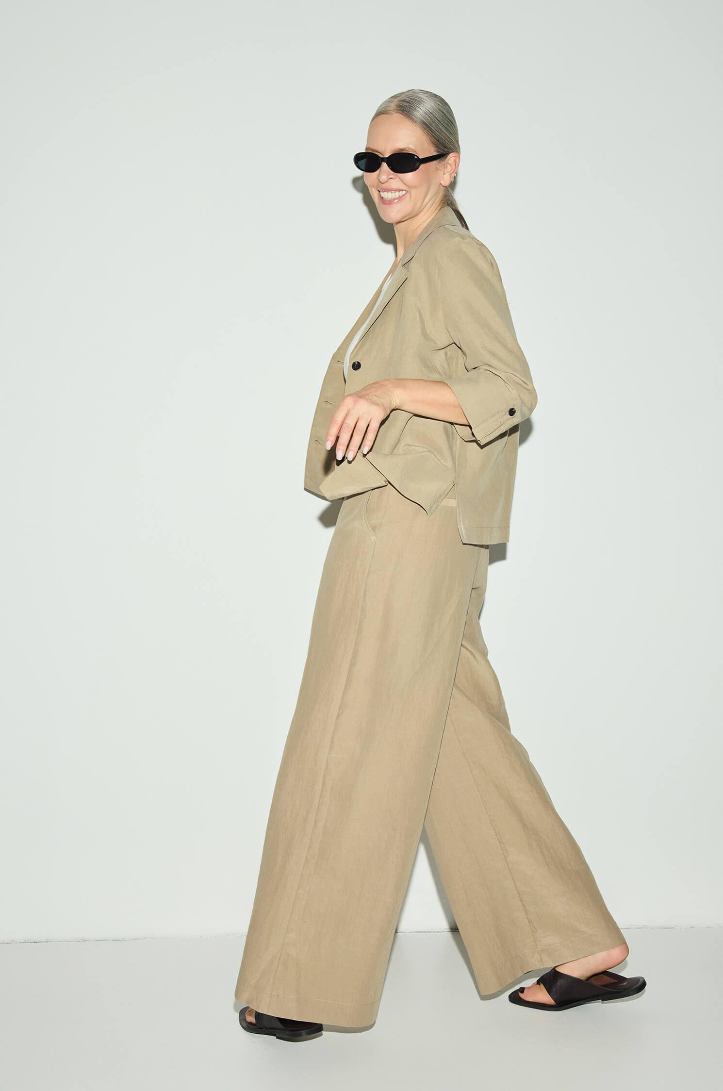 Spodnie z szeroką nogawką z domieszką wełny Solar Obraz 1