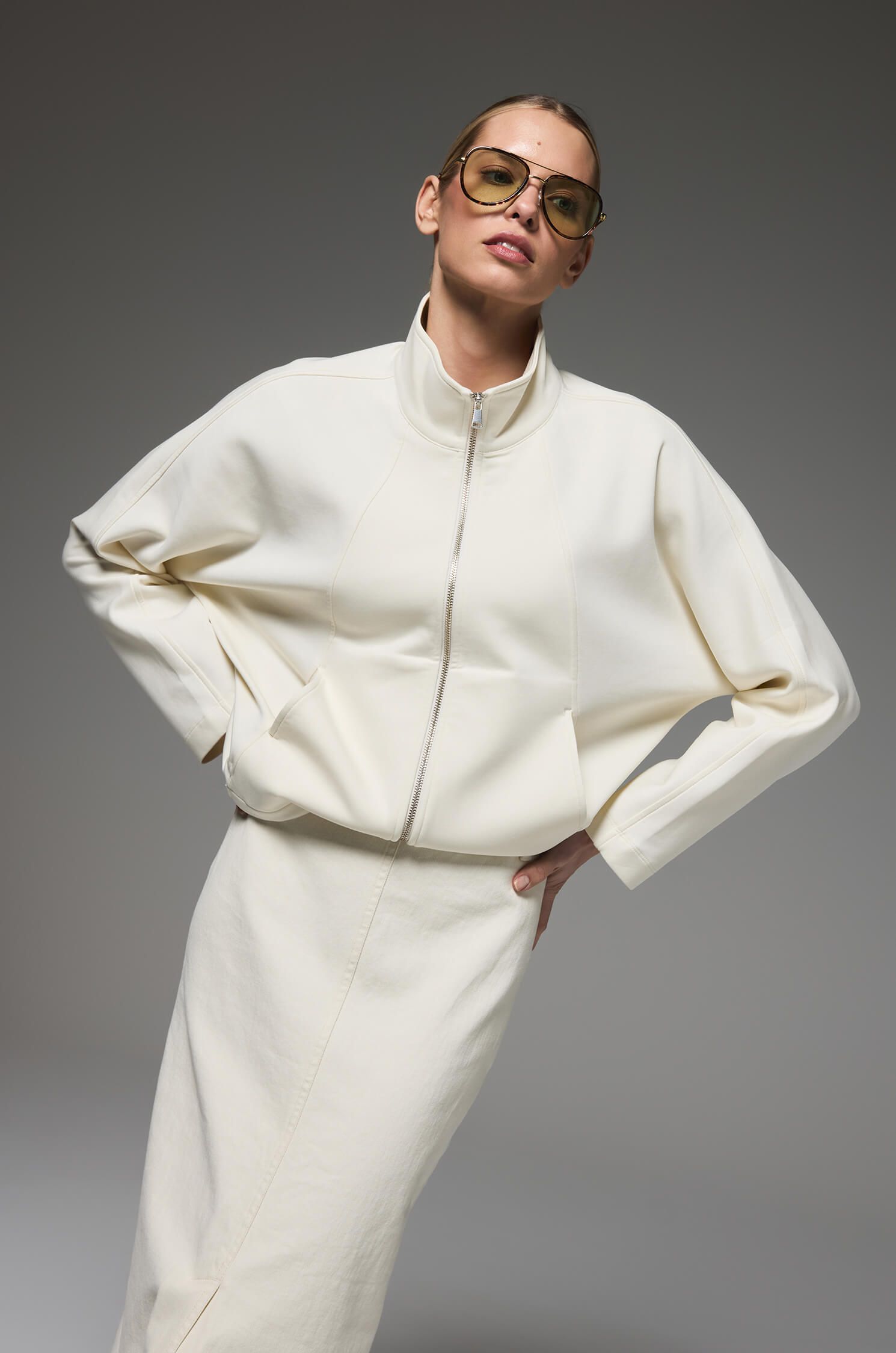 Bluza ecru ze stójką Solar Obraz 2