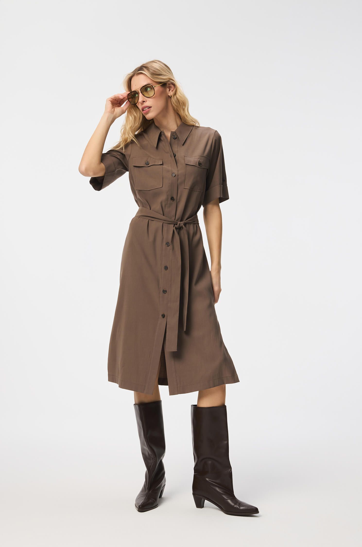 Sukienka koszulowa z wiązaniem w talii Solar Obraz 1