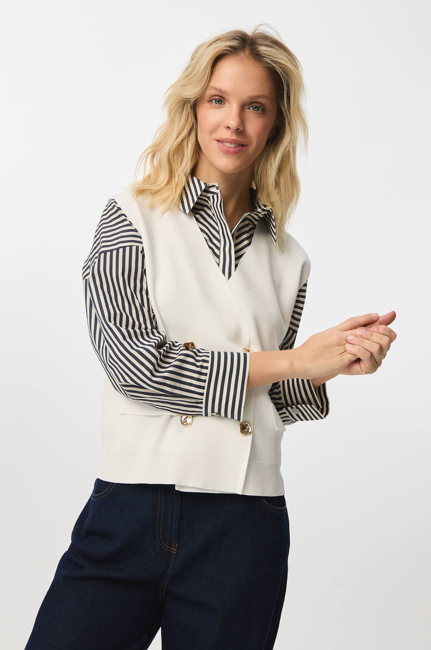 Kamizelka w kolorze ecru ze złotymi guzikami Solar Obraz 2