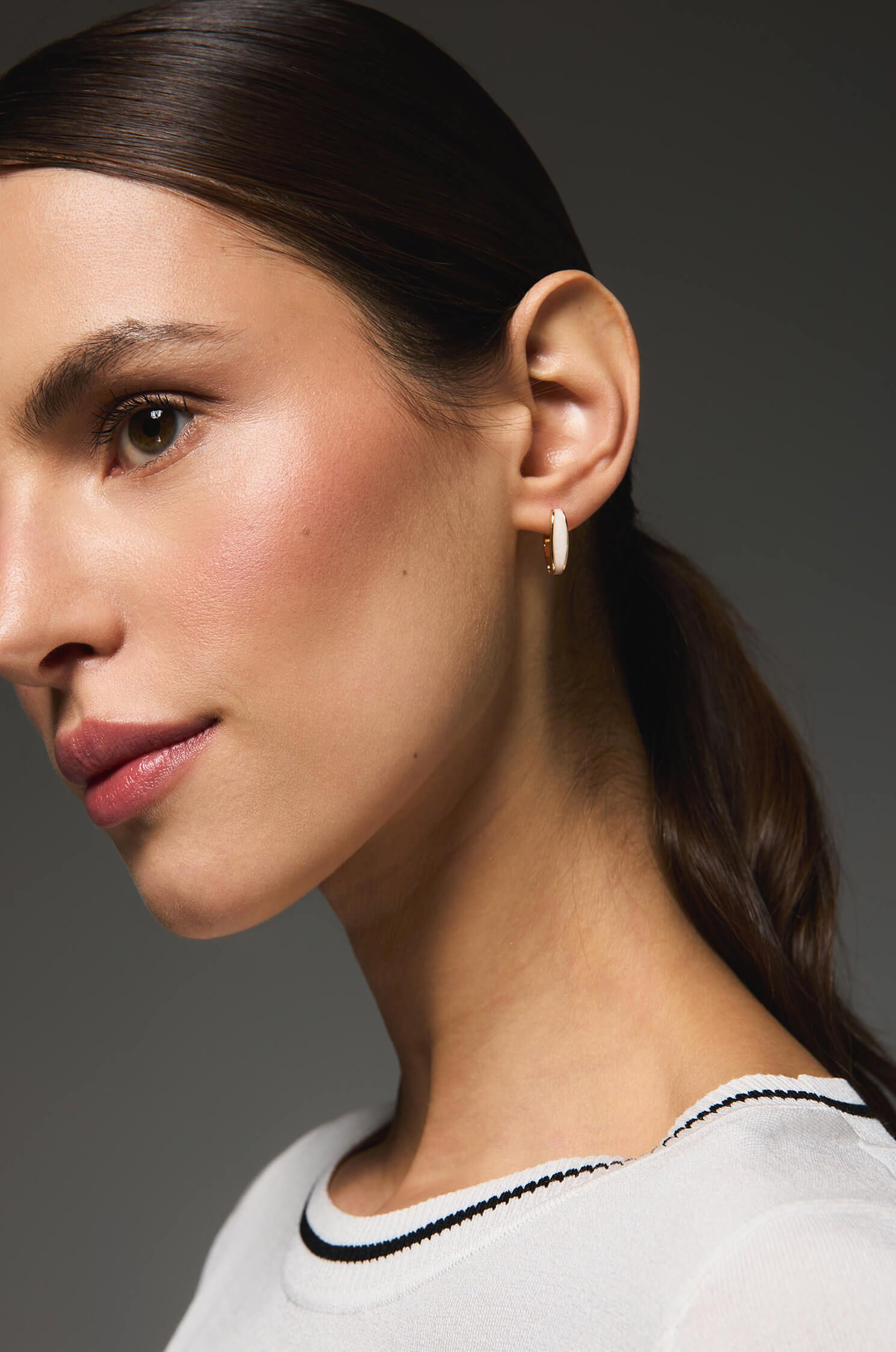 Kolczyki półkola z żywicy i mosiądzu Solar Obraz 3