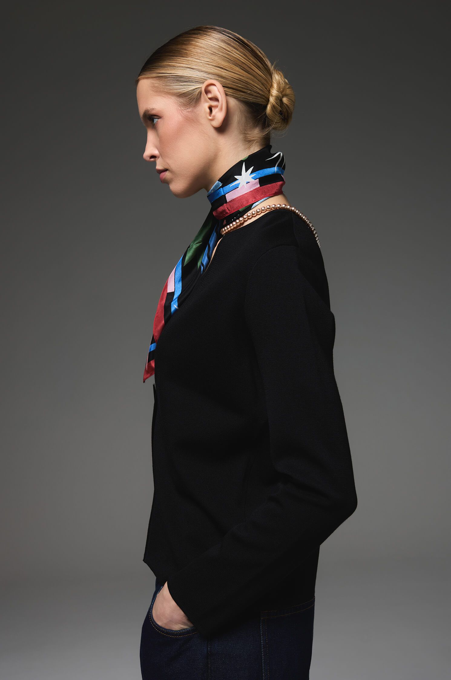 Dzianinowy kardigan z ozdobnym guzikiem Solar Obraz 3