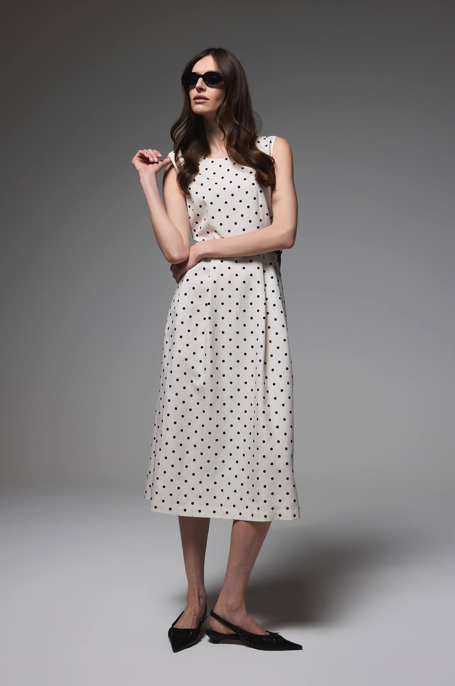 Sukienka midi w grochy Solar Obraz 1